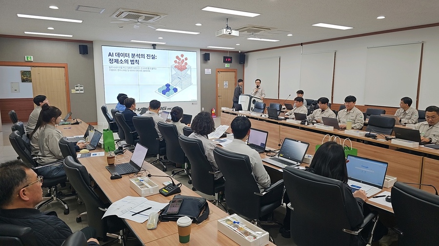 ▲ 대구경북경제자유구역청(청장 직무대행 강상기)은 15일 입주기업 실무자 등 임직원 30여 명을 대상으로 ‘2026년 제1차 입주기업 역량강화 교육’을 개최했다.ⓒDGFEZ