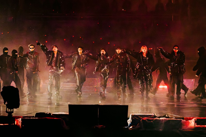 ▲ 방탄소년단(BTS)이 지난 11일 고양시 일산서구 고양종합운동장 주경기장에서 BTS 월드투어 '아리랑(ARIRANG)' 공연을 펼치고 있다.ⓒ빅히트뮤직