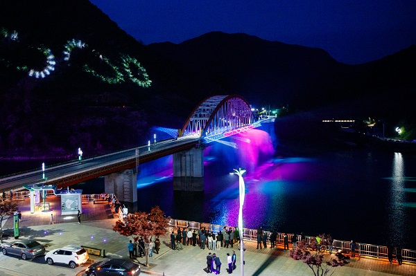 ▲ 단양 고수대교 경관분수