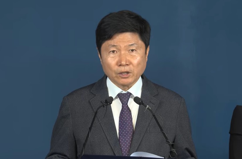 ▲ 홍기원 중앙당선거관리위원회 부위원장이 16일 더불어민주당 중앙당사에서 충북 지역 6개 시·군 기초단체장 결선 결과를 발표하고 있다. ⓒ민주당 공식 유튜브