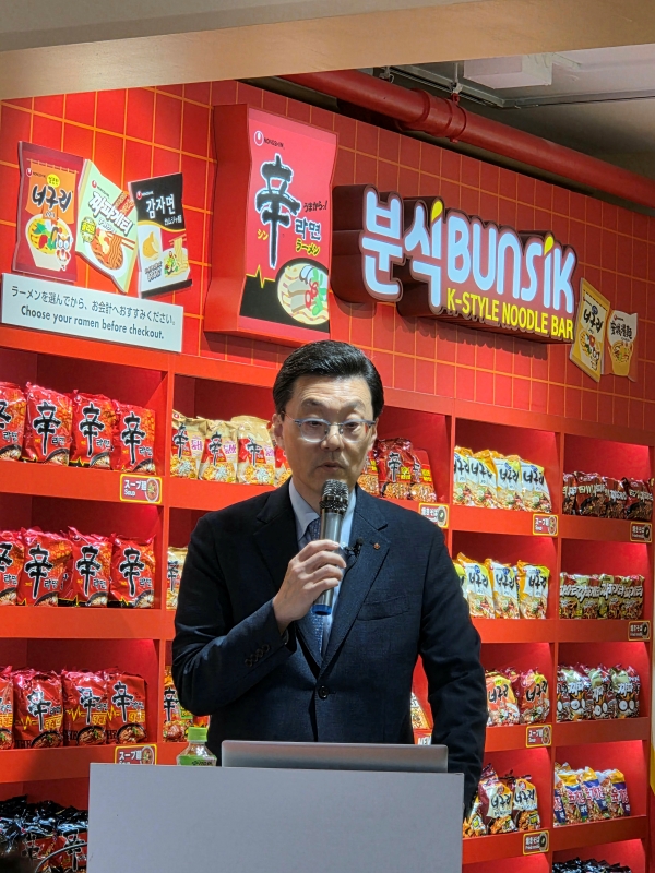 ▲ 김대하 농심 일본법인장이 15일 도쿄 하라주쿠에서 열린 기자간담회에서 신라면의 일본 내 성과에 대해 이야기하고 있다. ⓒ최신혜 기자