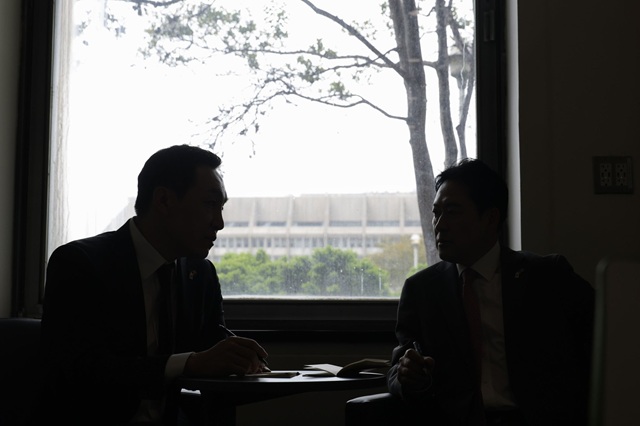 ▲ 김민수 국민의힘 최고위원이 지난 14일 자신의 페이스북을 통해 공개한 본인과 장동혁 국민의힘 대표의 사진. ⓒ김민수 최고위원 페이스북