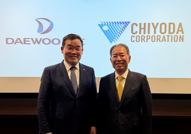 ▲ 왼쪽 대우건설 대표이사 김보현, 오른쪽 치요다 대표이사 코지 오타.ⓒ대우건설