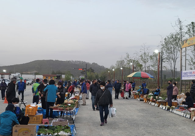 ▲ 안성농업인 직거래 새벽시장 개장(자료사진)ⓒ안성시 제공