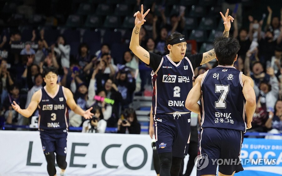 ▲ KCC가 6강 PO에서 DB에 3연승을 거두며 4강에 진출했다.ⓒ연합뉴스 제공