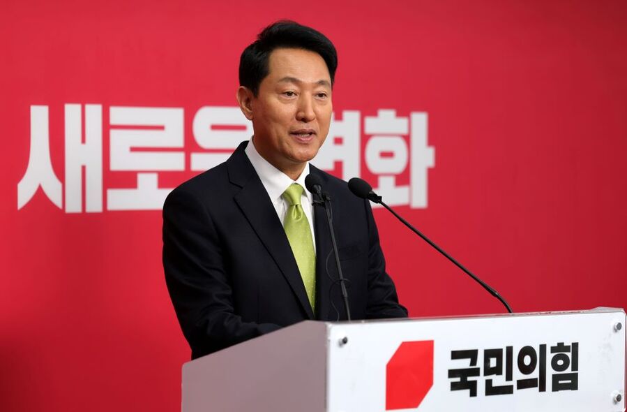 ▲ 국민의힘 지방선거 서울시장 후보에 선출된 오세훈 서울시장이 18일 오전 서울 여의도 국민의힘 당사에서 서울시장 후보 선출 관련 기자회견을 하고 있다. ⓒ뉴시스