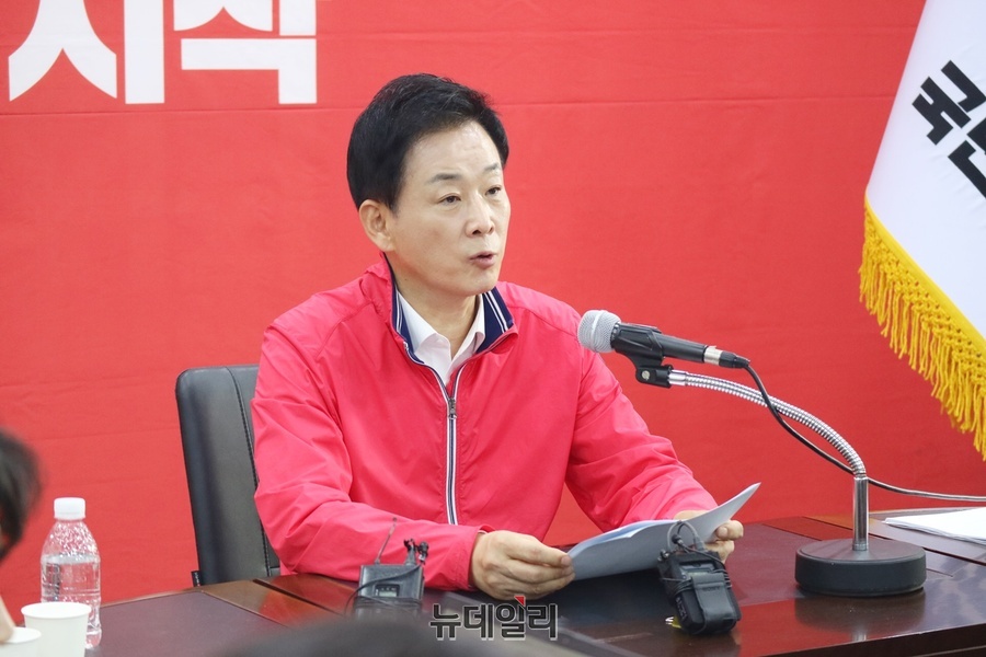 ▲ 유 의원은 대구를 ‘국가 규제프리존’으로 지정해 기업 투자 유입을 극대화하겠다는 전략을 밝혔다. 세제 지원과 인허가 패스트트랙을 통해 수도권 기업 이전을 이끌어내겠다는 복안이다.ⓒ뉴데일리