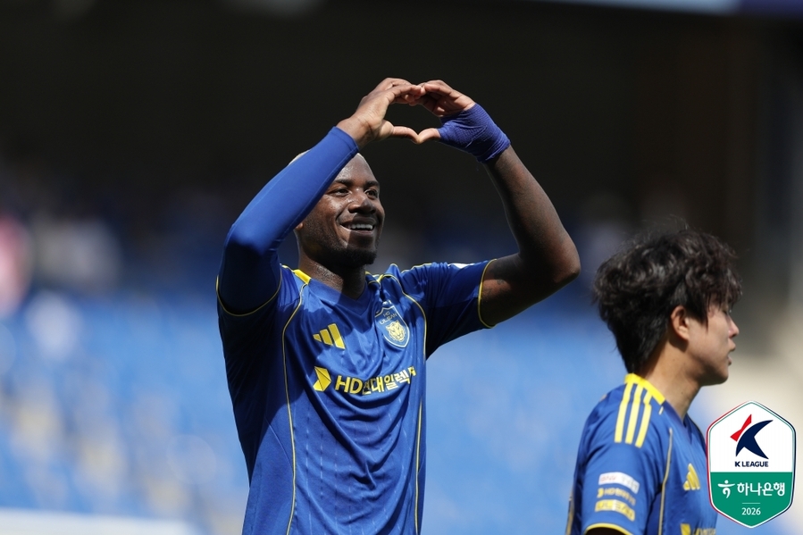 ▲ 말컹이 2골 1도움을 올린 울산이 광주를 5-1로 대파했다.ⓒ한국프로축구연맹 제공