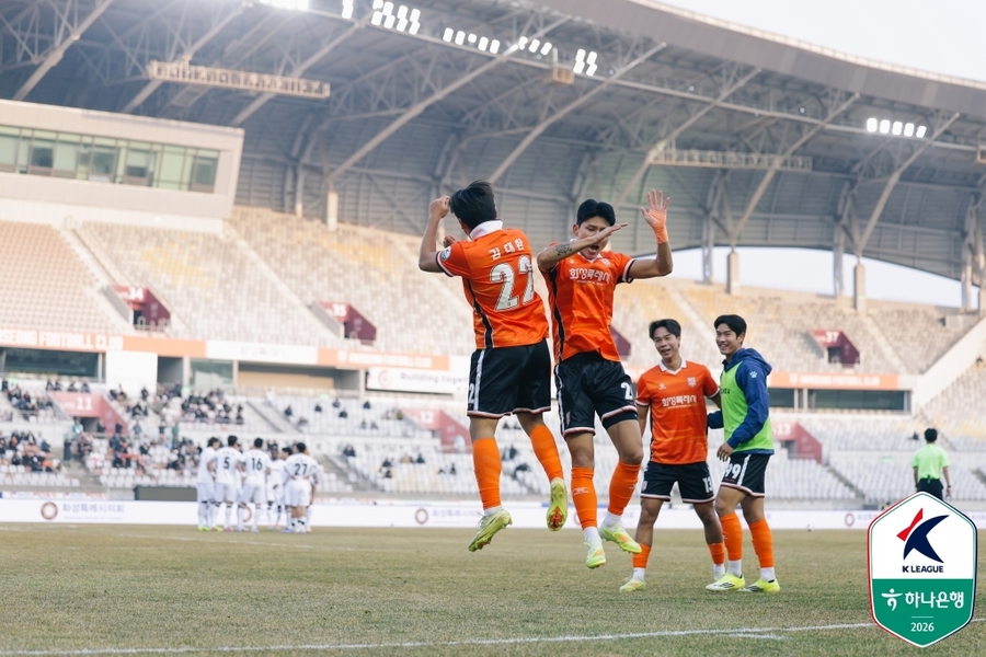 ▲ 화성이 K리그2 8라운드에서 김포와 2-2 무승부를 거뒀다.ⓒ한국프로축구연맹 제공