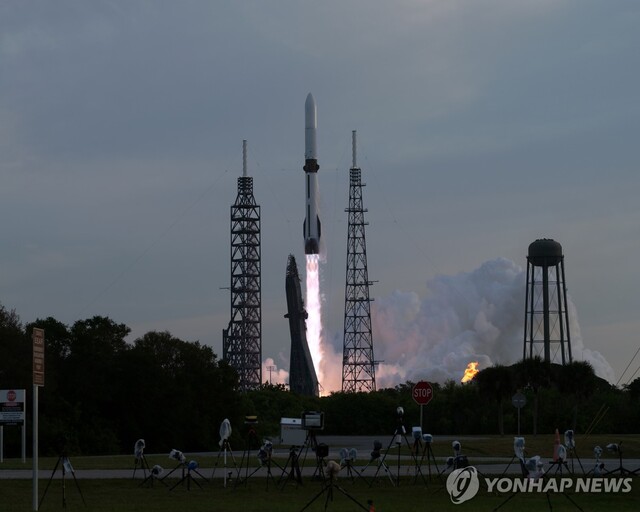 ▲ 블루 오리진의 '뉴 글렌' 로켓 발사 장면. 출처=UPIⓒ연합뉴스