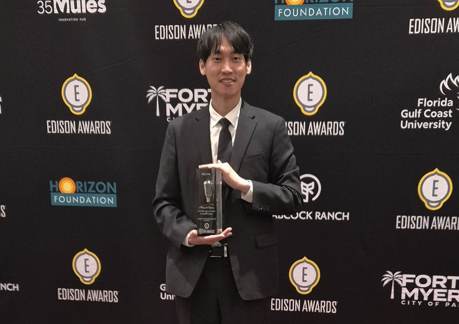 ▲ K리그어시스트-하나금융그룹 '시각장애인 AI 음성중계' 2026 에디슨 어워드 은상 수상한 전략사업팀 정성 프로.ⓒ한국프로축구연맹 제공