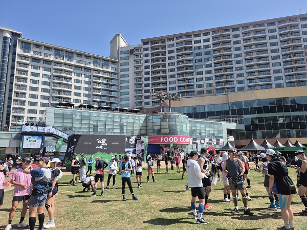 ▲ 코오롱 트레일 런 2026 대회 시작 모습 ⓒ김보라 기자