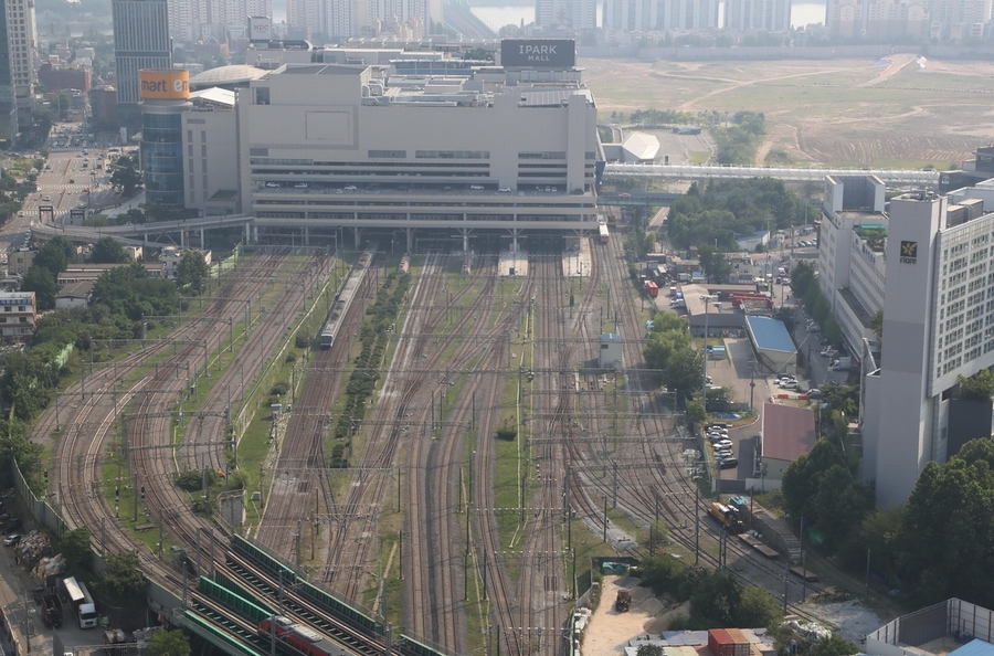 ▲ 경부선 용산역 지상철도 모습 ⓒ연합뉴스