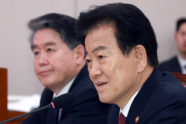 ▲ 정동영 통일부 장관이 지난달 6일 국회 외교통일위원회 전체회의에서 의원 질의에 답하는 모습. ⓒ뉴시스