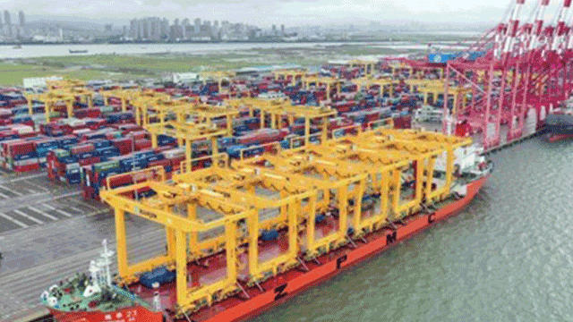 ▲ 인천신항 컨테이너 화물 터미널 ⓒ인천항만공사 제공