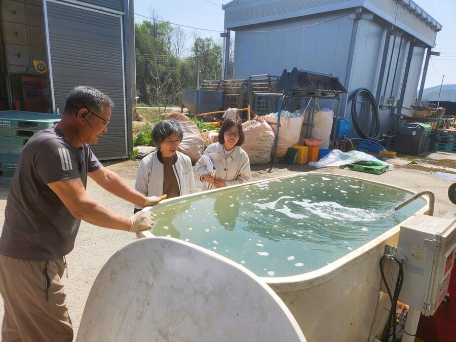 ▲ 들녘경영체 볍씨 온탕소독 현장점검ⓒ장성군 제공