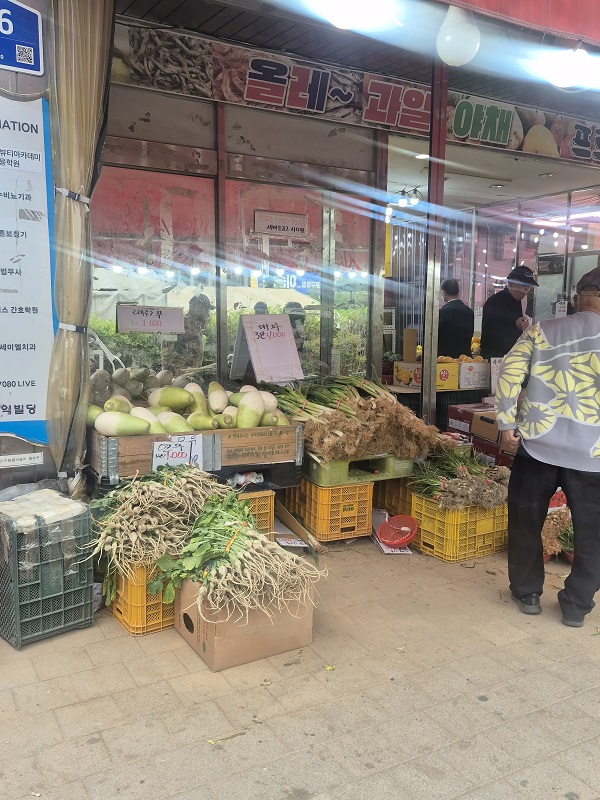 ▲ 서울 영등포구 전통시장에 위치한 과일 매장 ⓒ김보라 기자