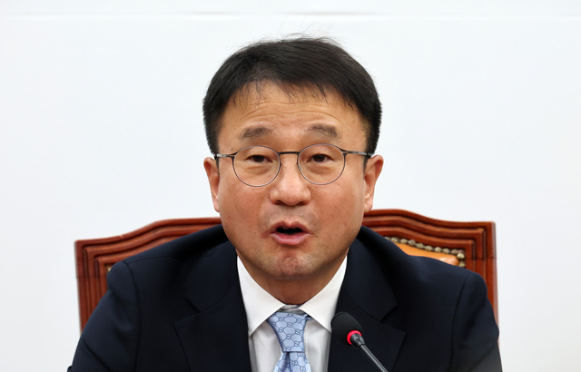 ▲ 한병도 더불어민주당 원내대표가 21일 국회에서 열린 원내대책회의에서 발언하고 있다. ⓒ연합뉴스