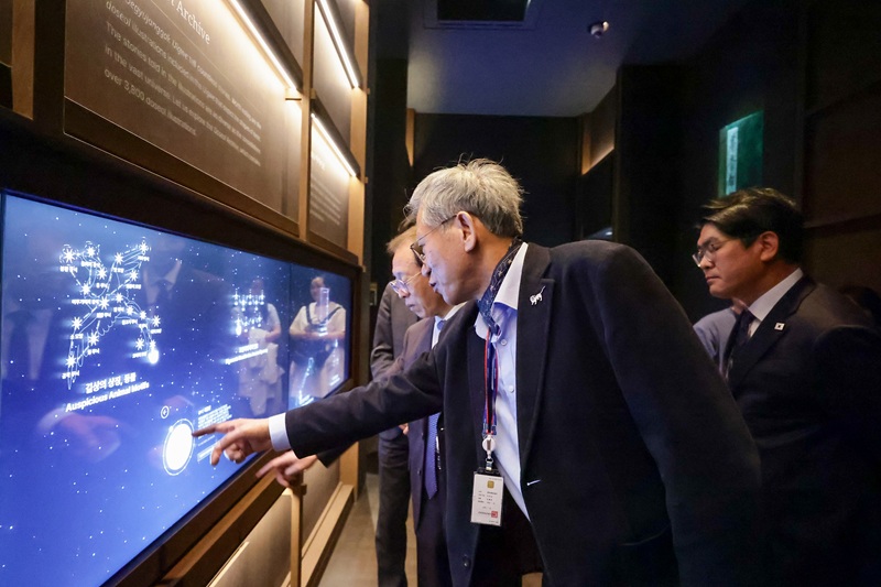 ▲ 대통령 직속 국민통합위원회 이석연 위원장이 21일 국립중앙박물관을 방문해 유홍준 관장을 접견하고 문화유산의 사회적 가치와 국민통합 방안에 대해 의견을 나눴다. ⓒ국민통합위원회