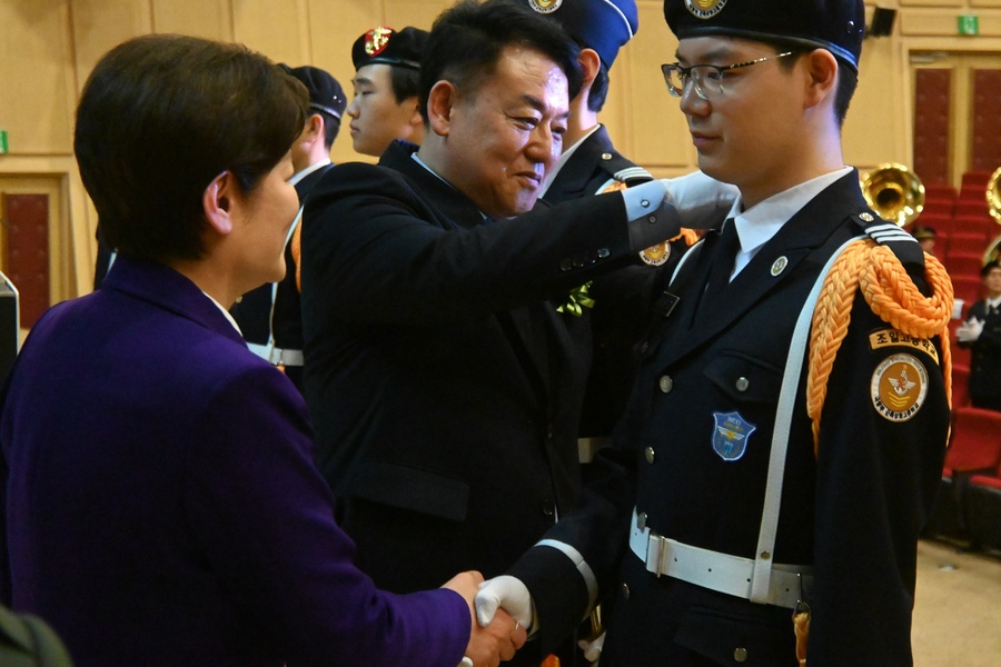 ▲ 현장에는 강은희 대구시교육감을 비롯해 김현석 제2작전사령부 인사처장(준장), 최용석 제50보병사단장(준장), 김진희 육군본부 군수참모부 물자차장(준장) 등 교육계와 군 주요 인사가 참석해 자리를 빛냈다.ⓒ조일고