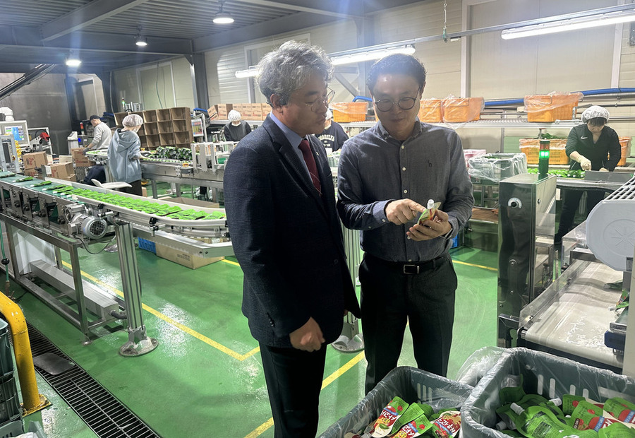 ▲ 곤약젤리-가공시설 및 제품 현징방문ⓒ전라남도 제공