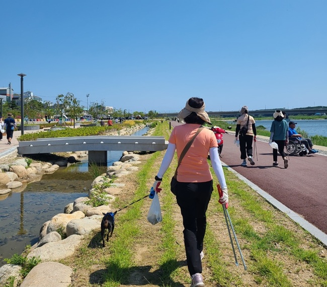 ▲ 양양군이 오는 25일 오전 10시부터 남대천 둔치 일원에서 '남대천 플로킹 캠페인'을 개최한다. ⓒ양양군