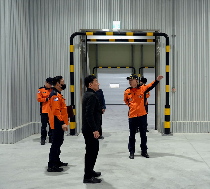 ▲ 고양소방서는 21일 삼송프레시로지 대형 냉동·냉장 물류창고 현장안전지도를 실시했다 ⓒ고양소방서 제공