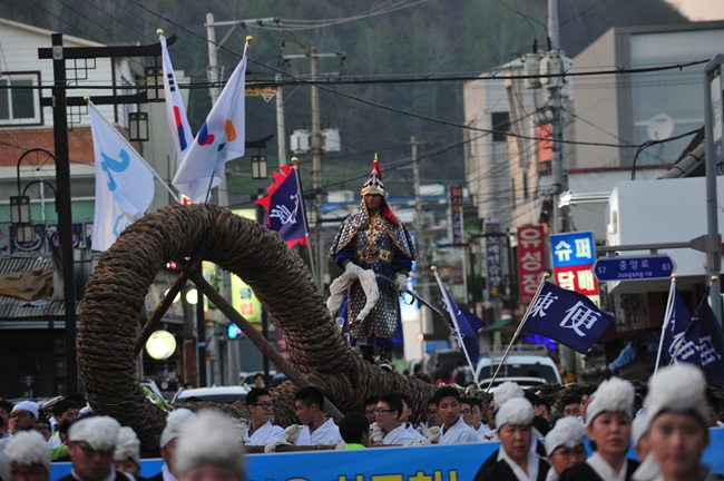 ▲ 칡줄행렬 모습. ⓒ영월군