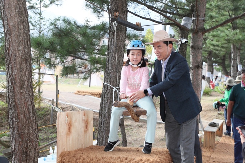 ▲ 김진태 강원특별자치도지사 후보 '내 삶이 특별해지는 약속' 2호 '반값 육아용품 지원' 공약을 발표했다. ⓒ강원특별자치도