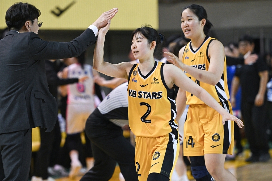 ▲ 박지수가 부상으로 이탈했지만, KB는 챔피언결정 1차전 승리를 가져왔다.ⓒWKBL 제공