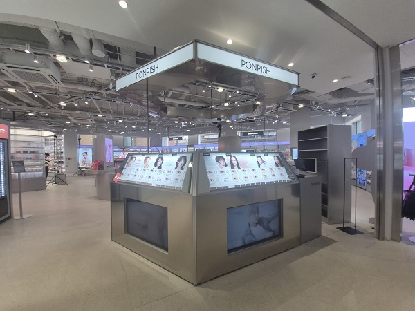 ▲ 무신사 메가스토어 성수 2층에 위치한 뷰티존 ⓒ김보라 기자