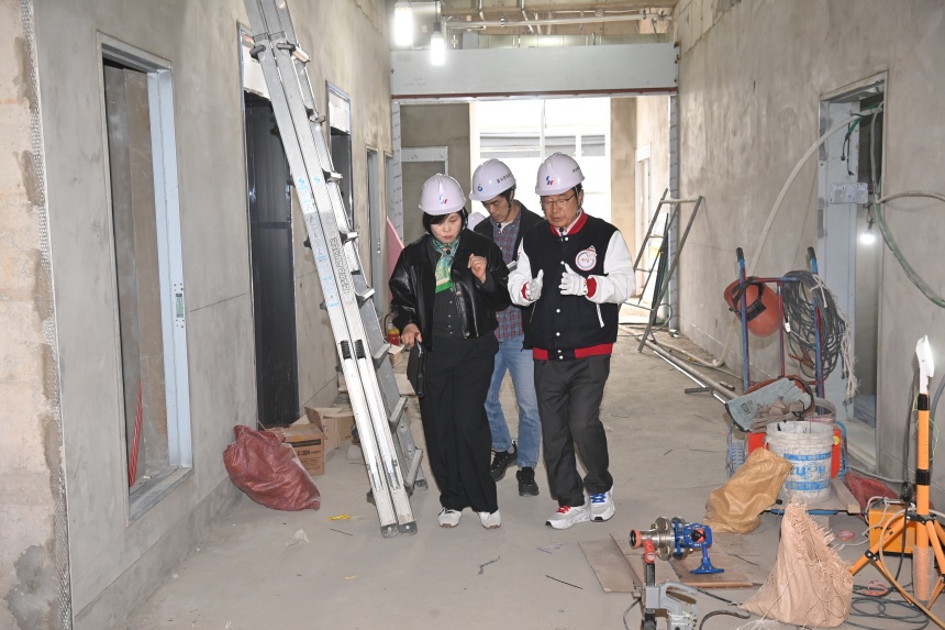 ▲ 22일 공공시설물의 시공 품질 확보와 안전사고 예방을 위해 이현재하남시장이 현장을 점검하고 있다 ⓒ하남시 제공