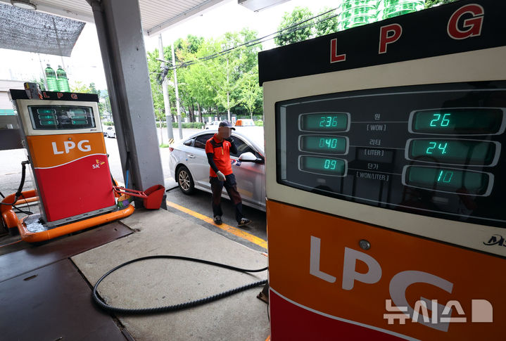 ▲ 서울 한 LPG 충전소에서 택시가 충전을 하고 했다.ⓒ뉴시스