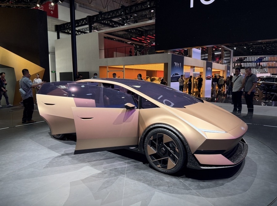 ▲ 아이오닉V에는 프레임리스 도어 등 중국 전기차 시장에서 수요가 높은 디자인 요소들이 적용됐다.ⓒ김서연 기자