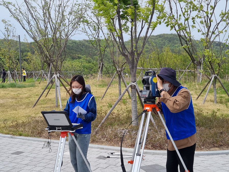▲ 대구시는 23일 북구 검단들공원에서 9개 구·군 지적공무원들이 참여한 ‘2026년 지적측량 경진대회’를 개최했다.ⓒ대구시