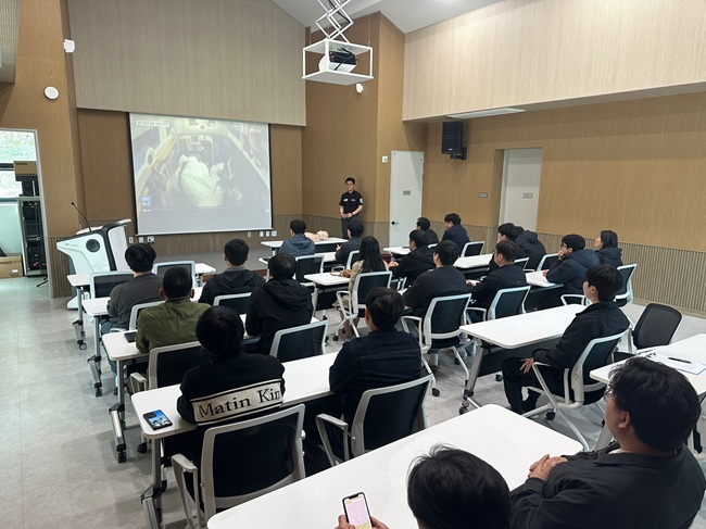 ▲ 평창군시설관리공단(이사장 최순철)이 지난 23일 평창 치유의숲에서 33명의 직원을 대상으로 '2026년 응급처치 교육'을 실시했다. ⓒ평창군시설관리공단