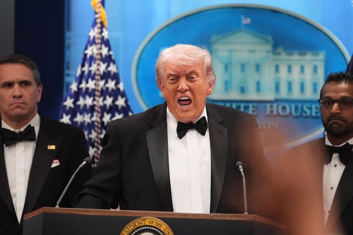 ▲ 도널드 트럼프 미국 대통령이 25일(현지시간) 백악관 브리핑룸에서 기자회견을 진행하고 있다. ⓒAP/뉴시스