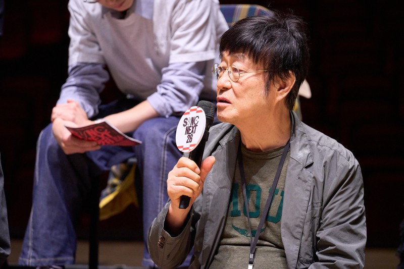 ▲ 27일 서울 종로구 세종문화회관에서 열린 컨템퍼러리 시즌 '싱크 넥스트 26' 기자간담회에 참석한 가수 김창완이 취재진의 질문에 답하고 있다.ⓒ세종문화회관