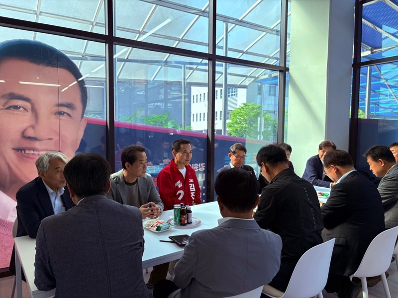 행정의 달인들, '김진태 캠프' 대거 합류 … 정책 실효성 높인다