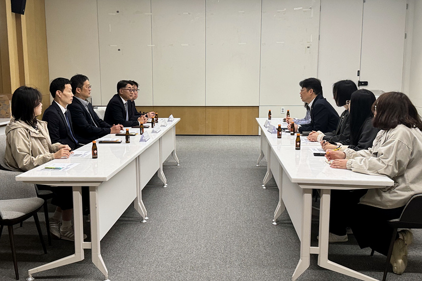 ▲ 남양주시는 24일 시청 회의실에서 대한법률구조공단과 ‘사회복지 전달체계 연계 시범사업 점검회의’를 개최했다 ⓒ남양주시 제공