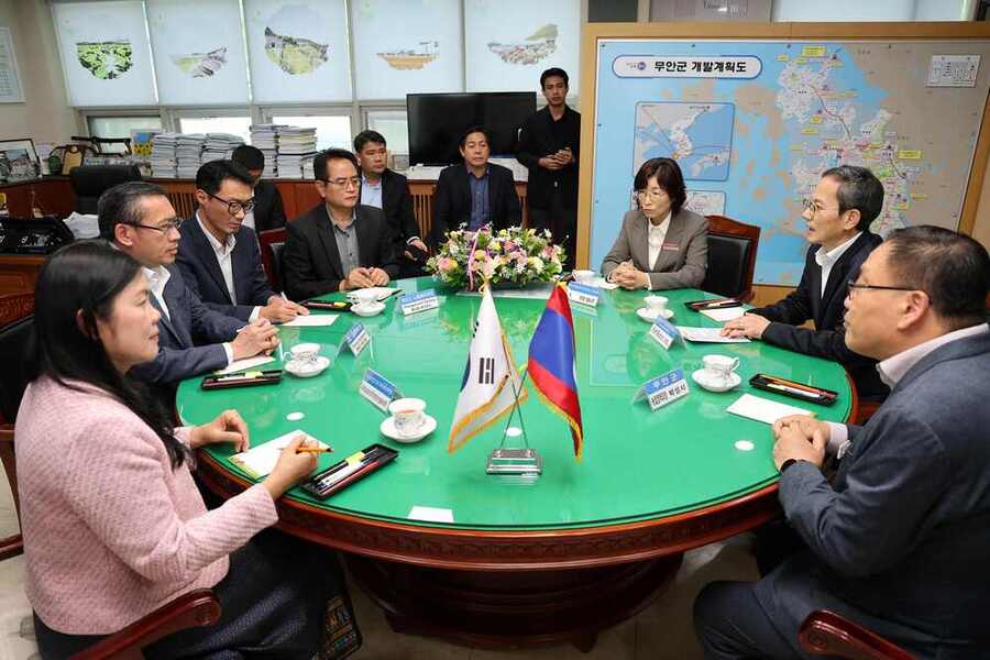 ▲ 라오스 노동부 대표단 방문ⓒ무안군 제공