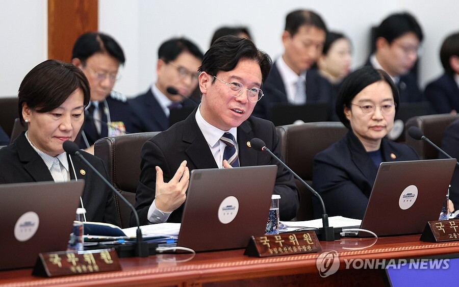 ▲ 김영훈 고용노동부 장관이 지난 2월 10일 청와대에서 열린 국무회의에서 발언하고 있다. ⓒ연합뉴스