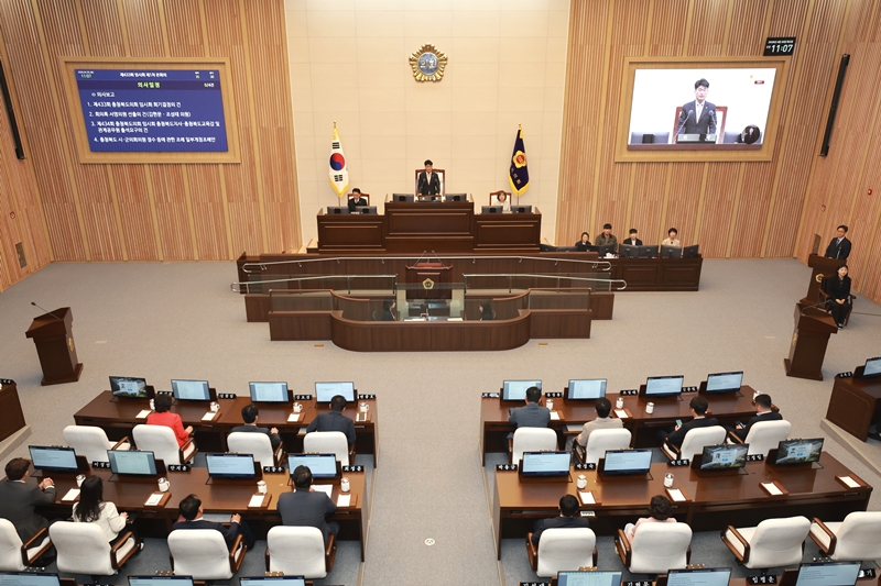 ▲ 충북도의회는 28일 제433회 1차 본회의를 열고 '충청북도 시·군의회의원 정수 등에 관한 조례 일부개정 조례안'을 의결했다. ⓒ충북도의회