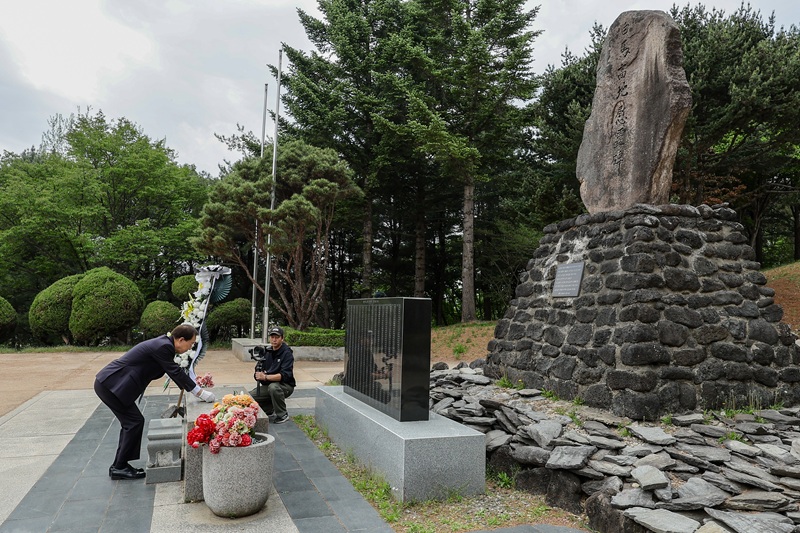▲ 이석연 국민통합위원장이 지난 27일 44년 전 정훈장교로 복무했던 제5보병사단을 방문해 정신전력 강화 정훈교육 및 전방 지역 시찰 일정을 진행했다. ⓒ국민통합위원회