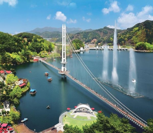 ▲ 예당호 출렁다리 모습.ⓒ예산군