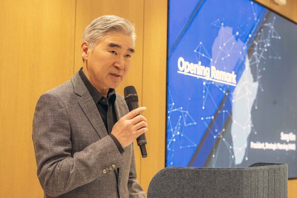 ▲ 성 김 현대차그룹 전략기획담당 사장이 아프리카 연구 성과 보고회에서 인사말을 하고 있다. ⓒ현대차그룹