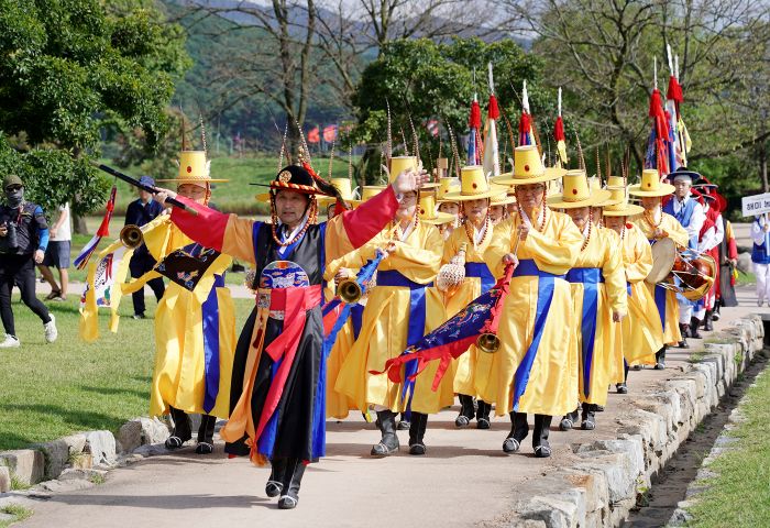 ▲ 지난해 10월 11일 서산해미읍성 일원에서 진행된 충청병마절도사 부임 행렬 모습.ⓒ서산시