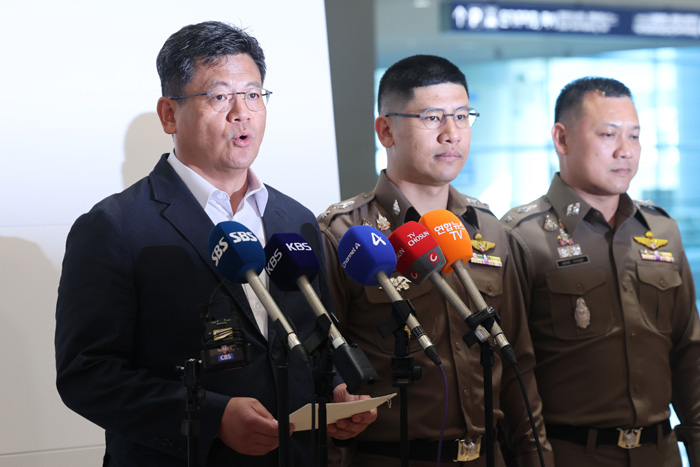 ▲ 오창한 경찰청 마약범죄수사과장이 1일 인천국제공항 제2여객터미널에서 외국 마약공급책 최모 씨 송환 관련 브리핑을 하고 있다. ⓒ뉴시스