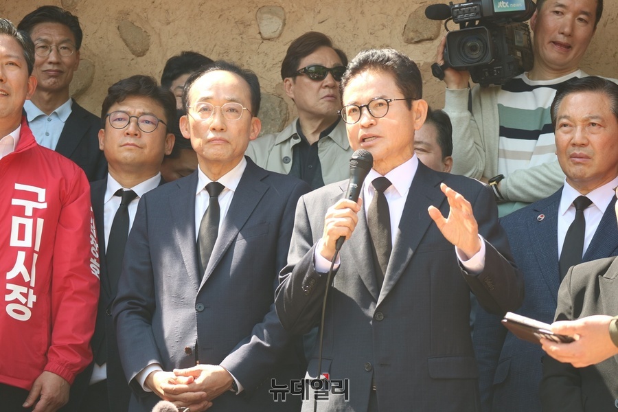 ▲ 이철우 후보는 “대한민국의 기둥인 보수우파를 살리고 자유민주주의를 수호하고 보수의 심장인 이곳 대구·경북에서부터 혁신과 통합의 바람을 일으킬 것”을 약속했다.ⓒ뉴데일리