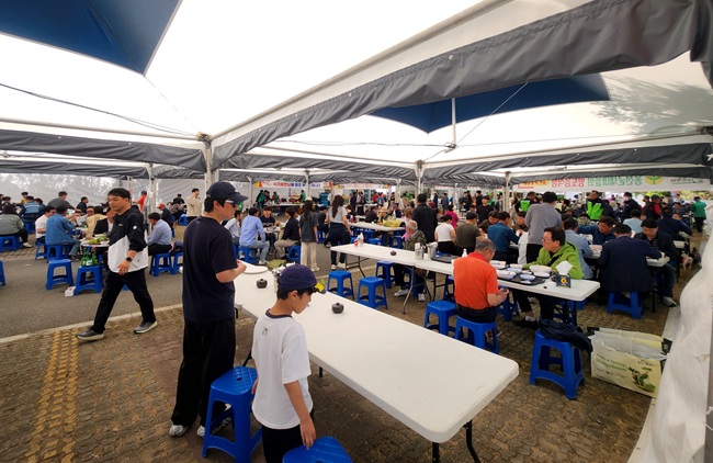 ▲ 홍천 산나물 축제장에 마련된 향토음식점. ⓒ홍천군